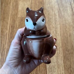 NWOB ceramic Squirrel jar candle